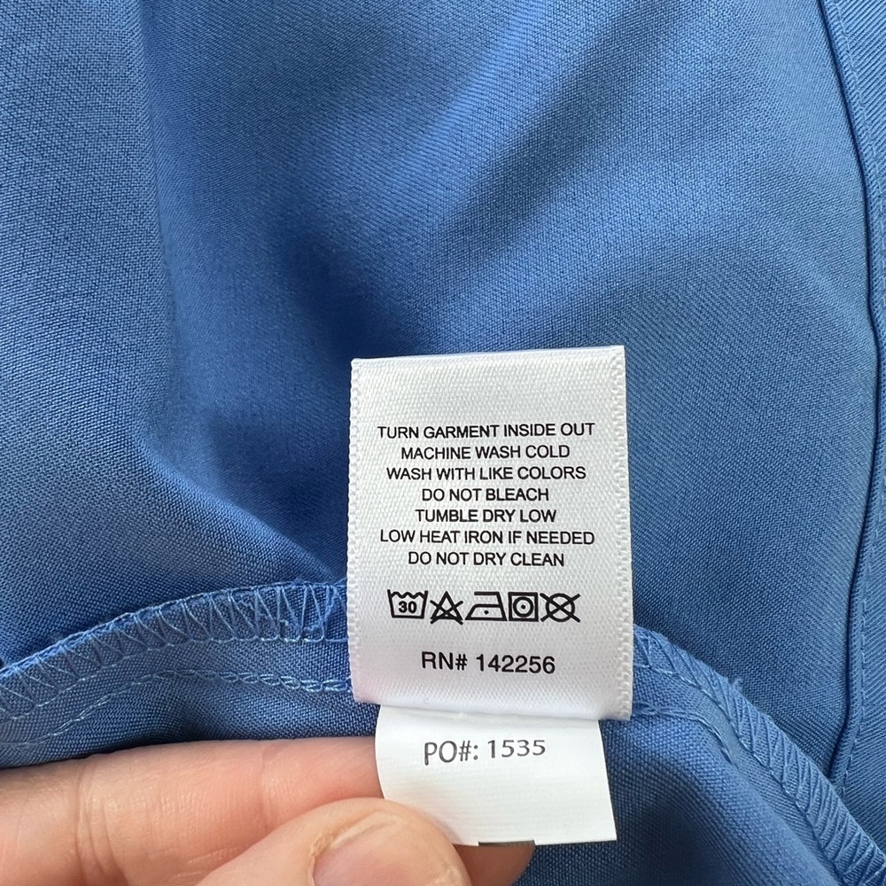 FIGS Men's Leon Three-Pocket Scrub Top in Medium Blue PO# 1535, size XL - Picture 9 of 10
